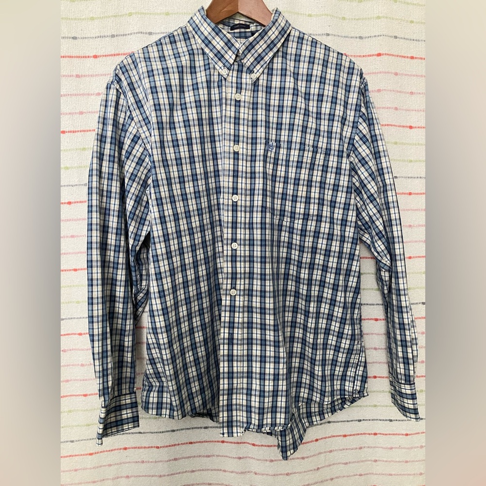Izod Men's Navy and White woven summertime collar shirt